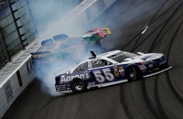 Playing field for the Kansas 400 was unacceptable for a NASCAR championship playoff