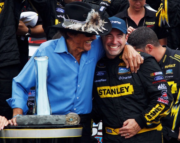 Ford, finally, re-signs Richard Petty's two-car Sprint Cup team