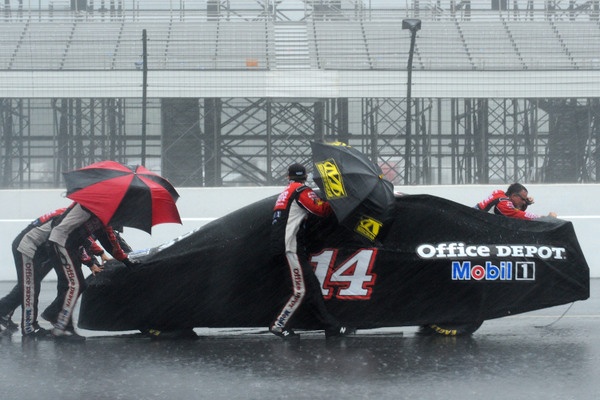 Jimmie loses almost certain win, Jeff takes unexpected victory, 10 fans struck by lightning, one killed, one critical, 8 more hospitalized