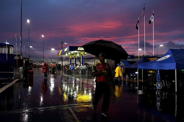 Wow! Talk about some drama, and the unexpected, this Richmond 400 had plenty: Bowyer wins the race, Gordon makes the chase, and Kyle Busch misses